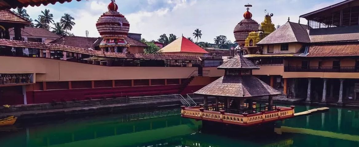 UR travels cab booking service in manipal